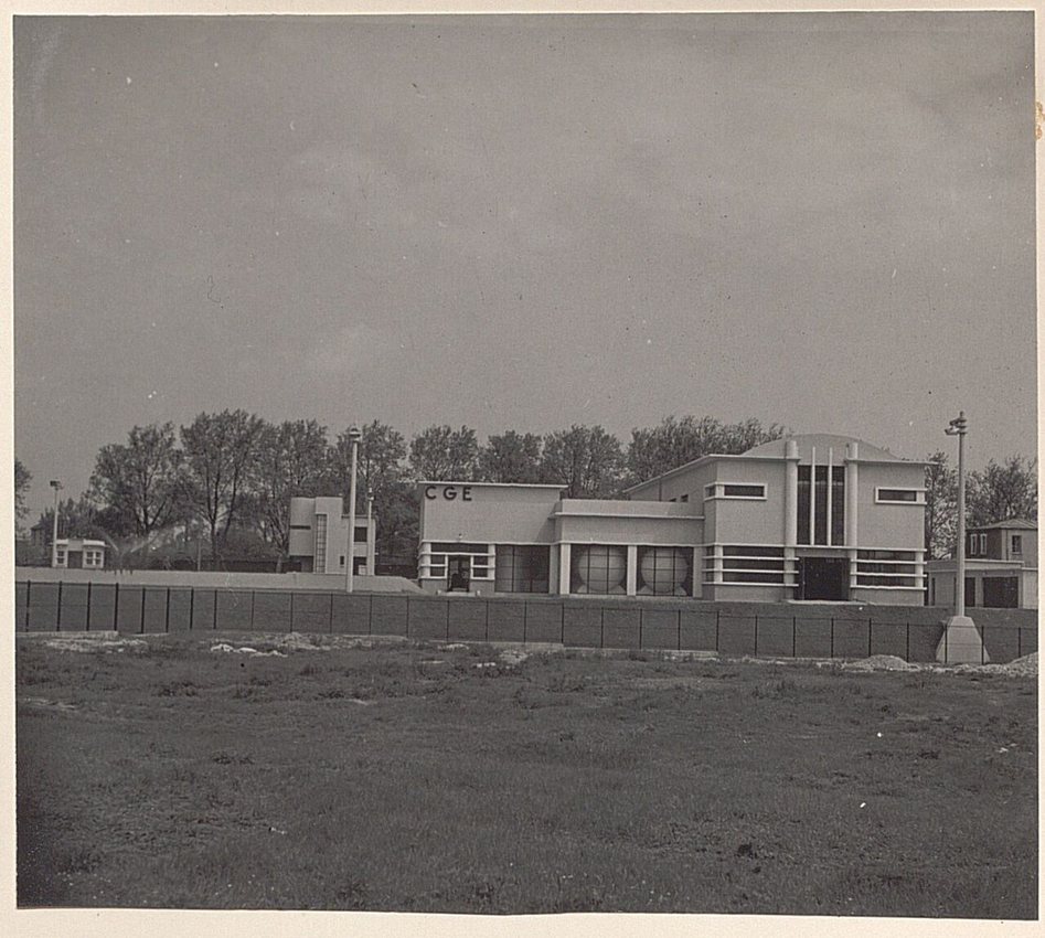 La station de captage de la Compagnie générale des eaux à Épinay-sur-Seine, photographiée entre 1933 et 1938